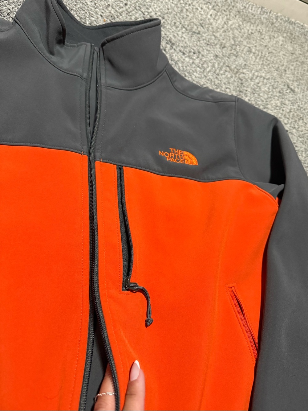 Men’s The North Face jacket - Picture 3 of 11
